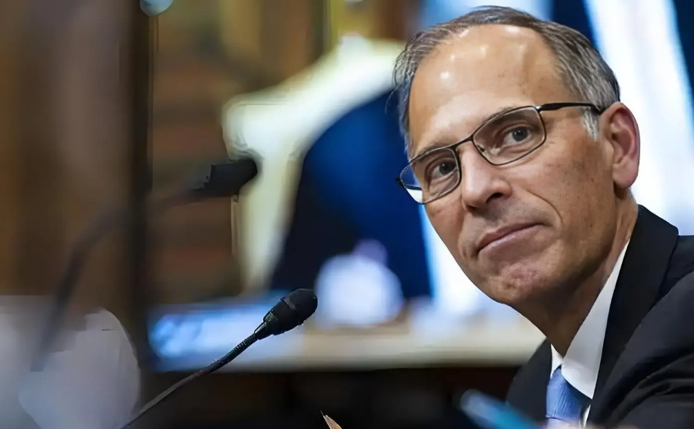 穆迪首席经济学家警告：美国接近“就业衰退”