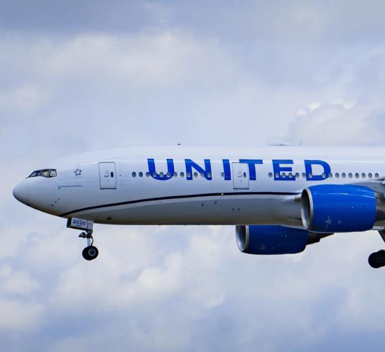 美联航据悉提议与美国航空合并